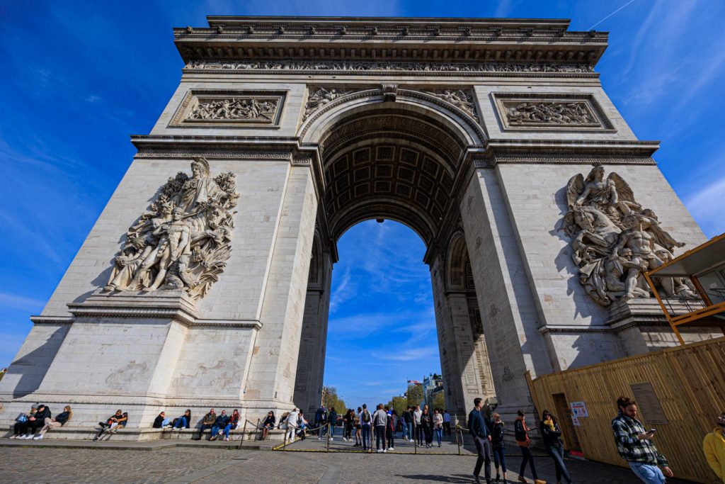 arc de triomphe week Paris itinerary